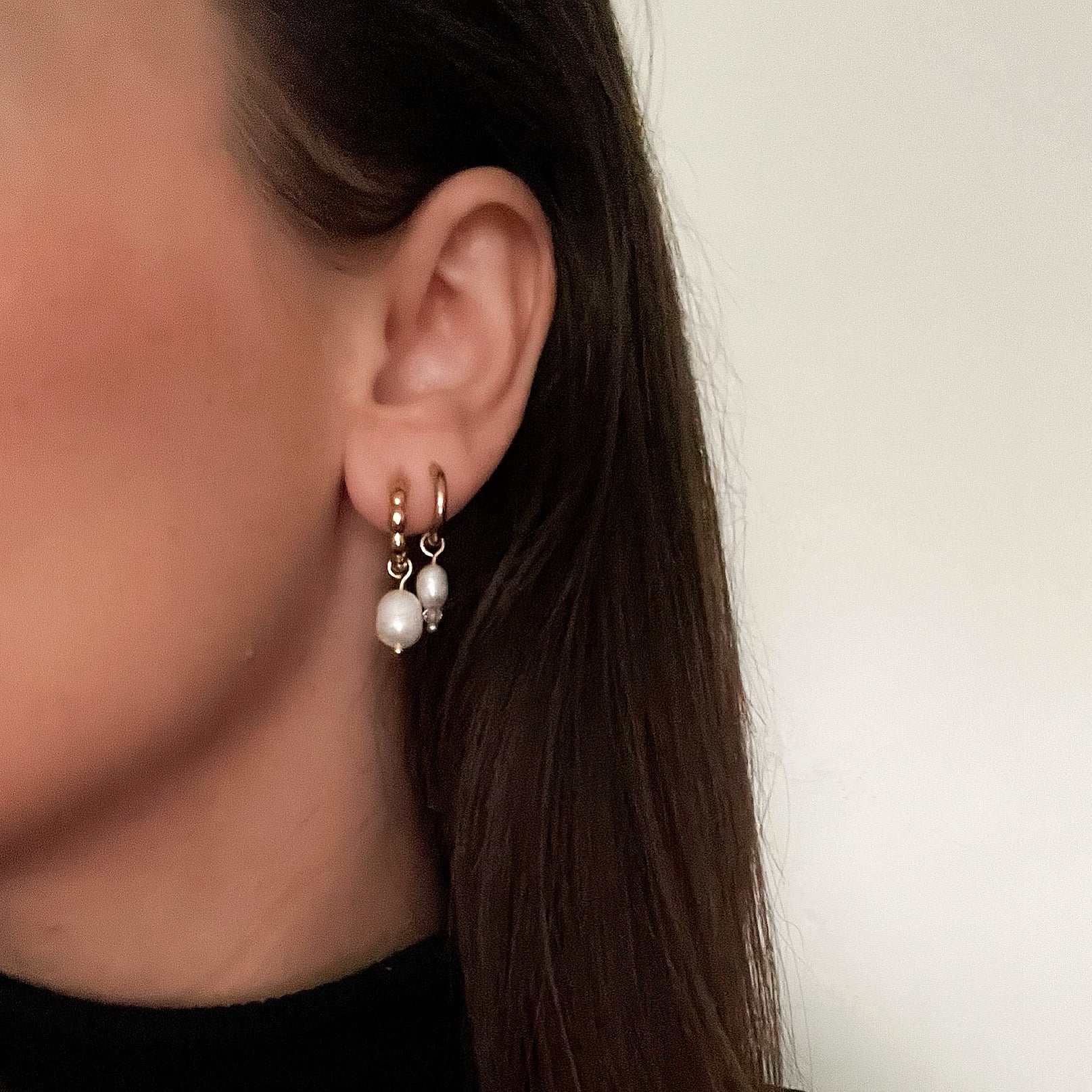 Chunky pearl earrings